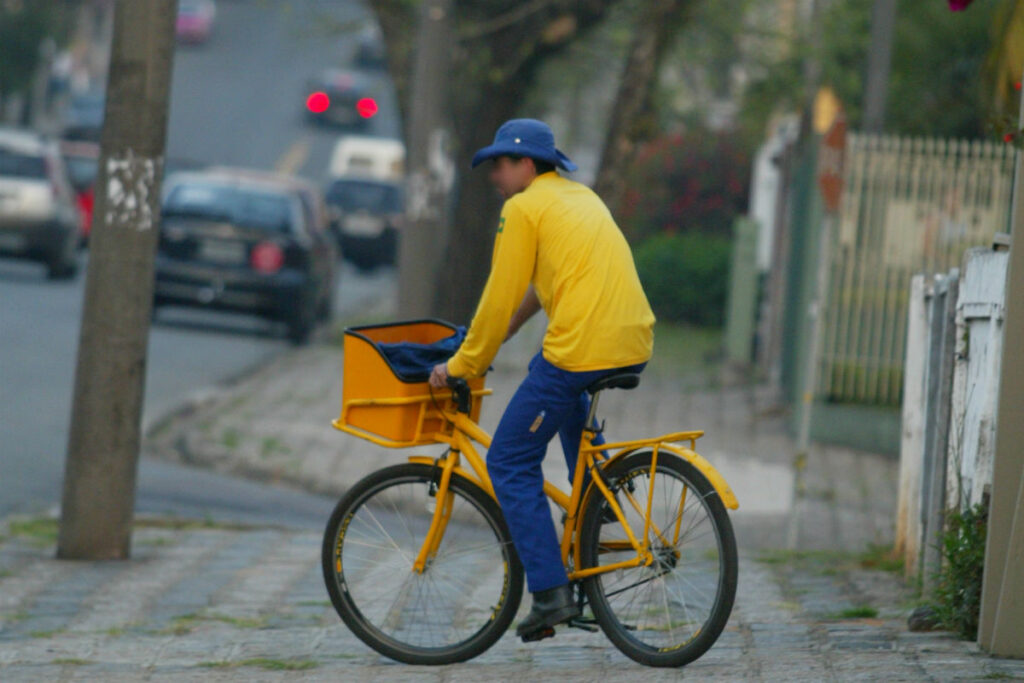 Carteiro dos Correios